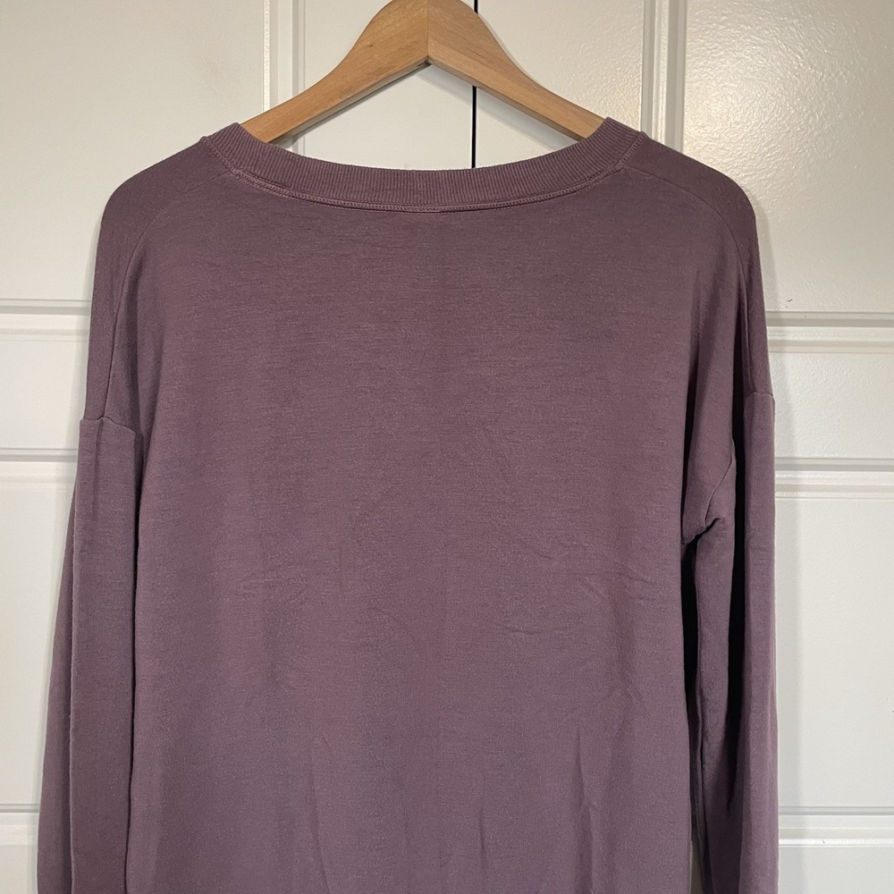 Athleta Purple Long Sleeve Top Thumb Hole Athletic Casual Pullover S - Picture 9 of 10